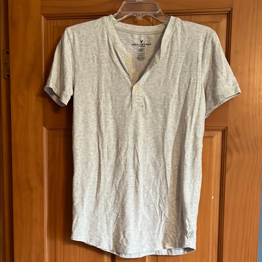 American Eagle Outfitters Gray Short Sleeve Tee